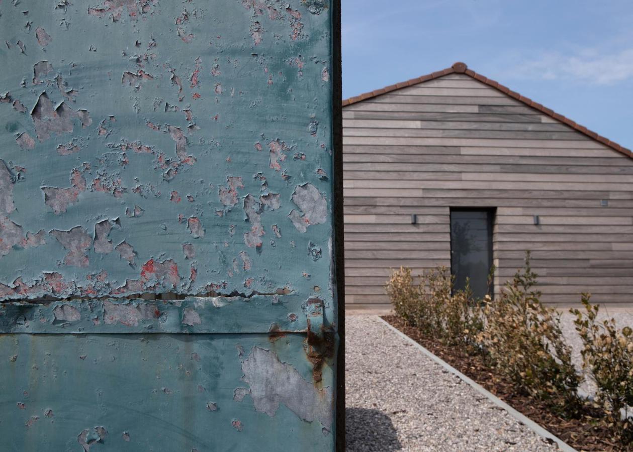 Landelijk Vakantiehuis In Diksmuide Met Een Tuin En Vijver Exterior photo