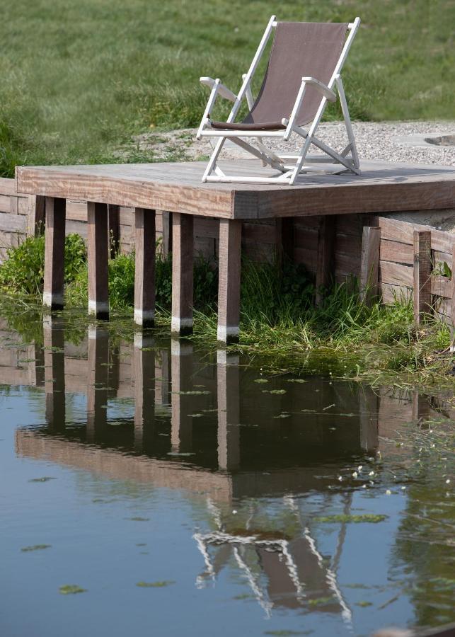 Landelijk Vakantiehuis In Diksmuide Met Een Tuin En Vijver Exterior photo