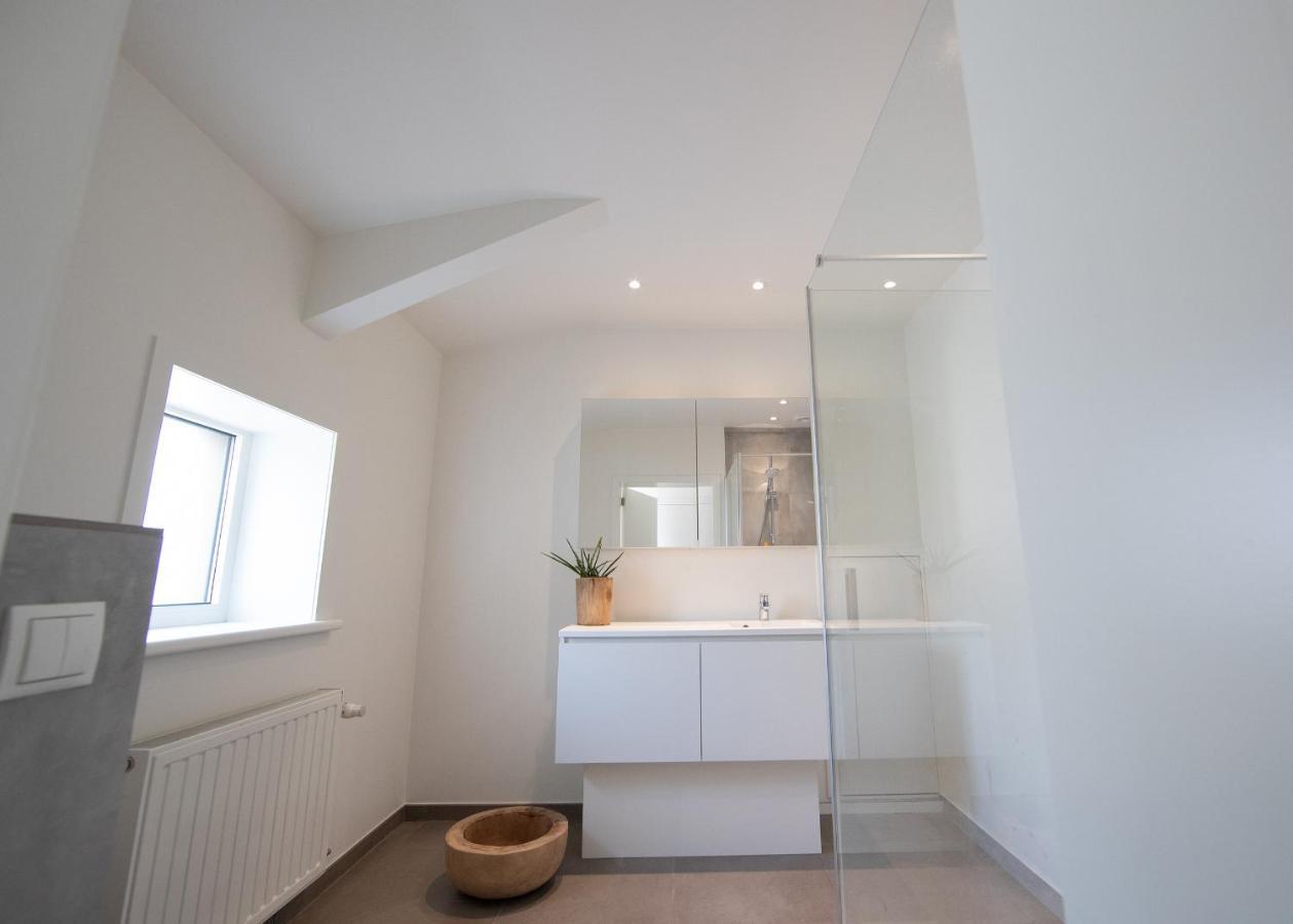 Landelijk Vakantiehuis In Diksmuide Met Een Tuin En Vijver Exterior photo